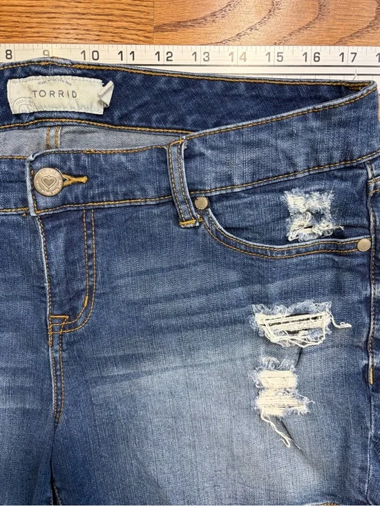 torrid 4" Shorts - Distressed Dark Blue Denim - Picture 6 of 8